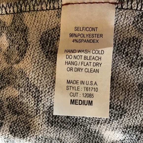 NWOT ODDY Leopard ‘n Roses Top, Velvet Trim, Med - Picture 4 of 9